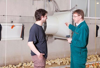 Fütterungsanlagen & Stalltechnik im Geflügelstall für die Hähnchenmast, Putenhaltung, Abluftreinigung und das Stallklima